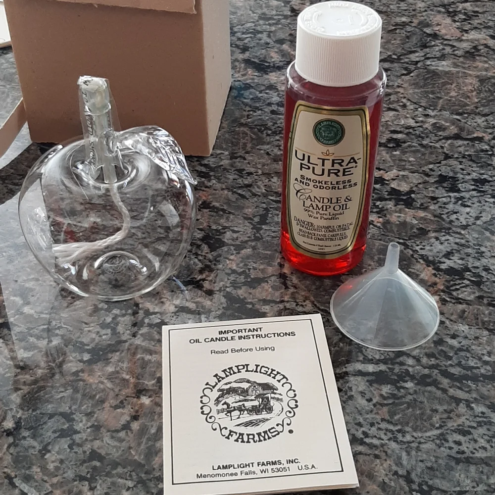 NWOT Lamplight Farms Glass oil candle